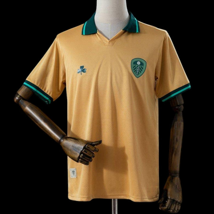 Leeds United Maillot St. Patrick’s 26/27 — vue 1